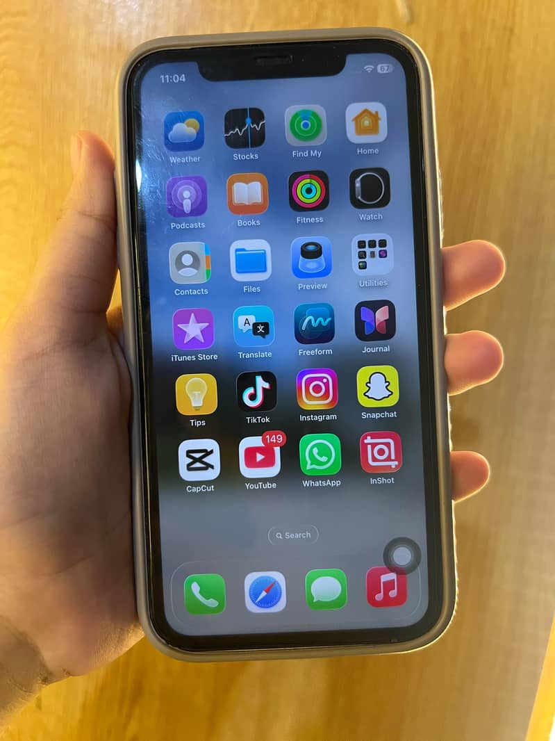 Apple iPhone 11 4