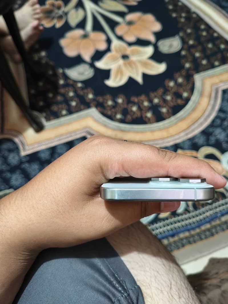 Apple iPhone 15 Pro Max 6