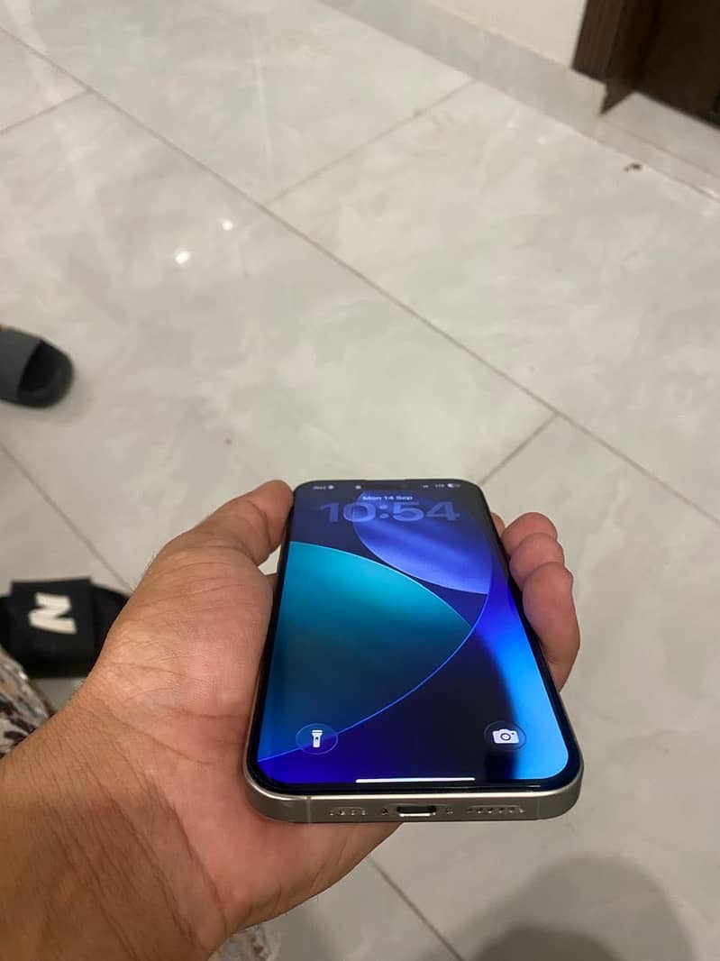 Apple iPhone 15 Pro Max 5