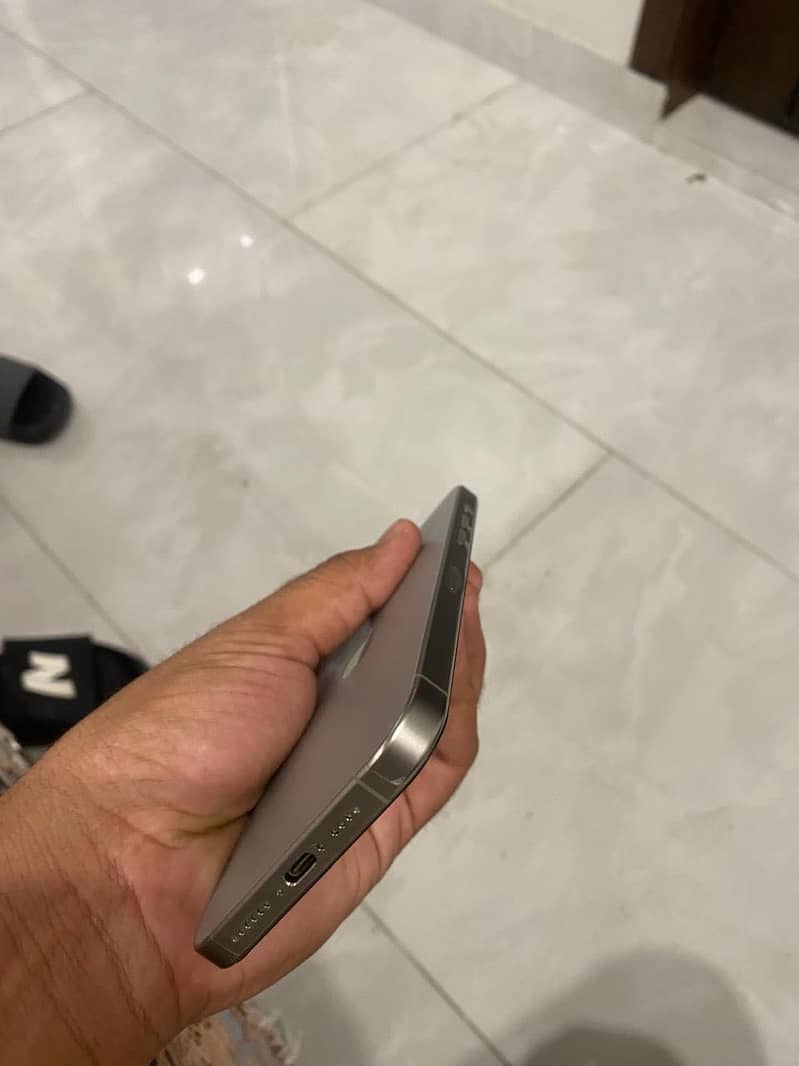 Apple iPhone 15 Pro Max 7