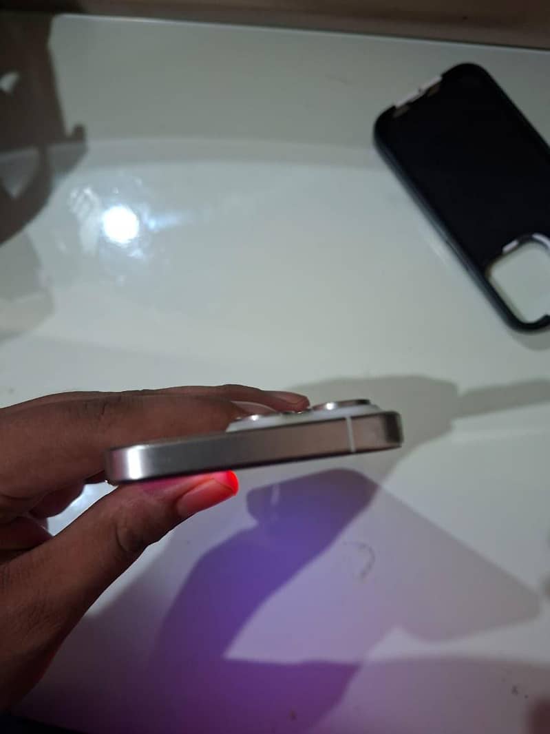 Apple iPhone 15 Pro 1