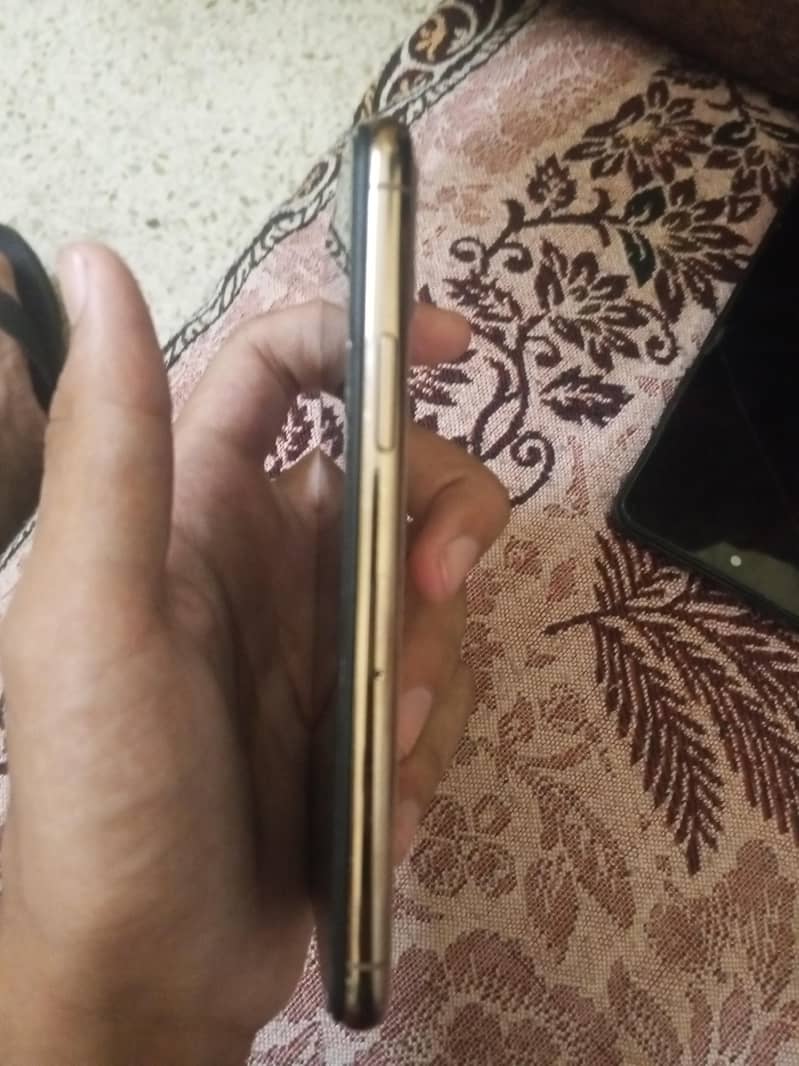 Apple iPhone 11 Pro 2
