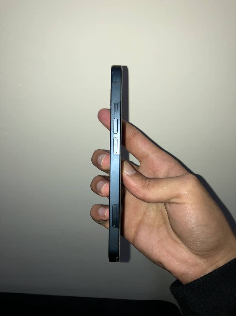 Apple iPhone 13 3