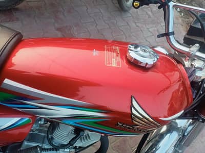 honda 125 neet and clean 10/10 condition no any fault