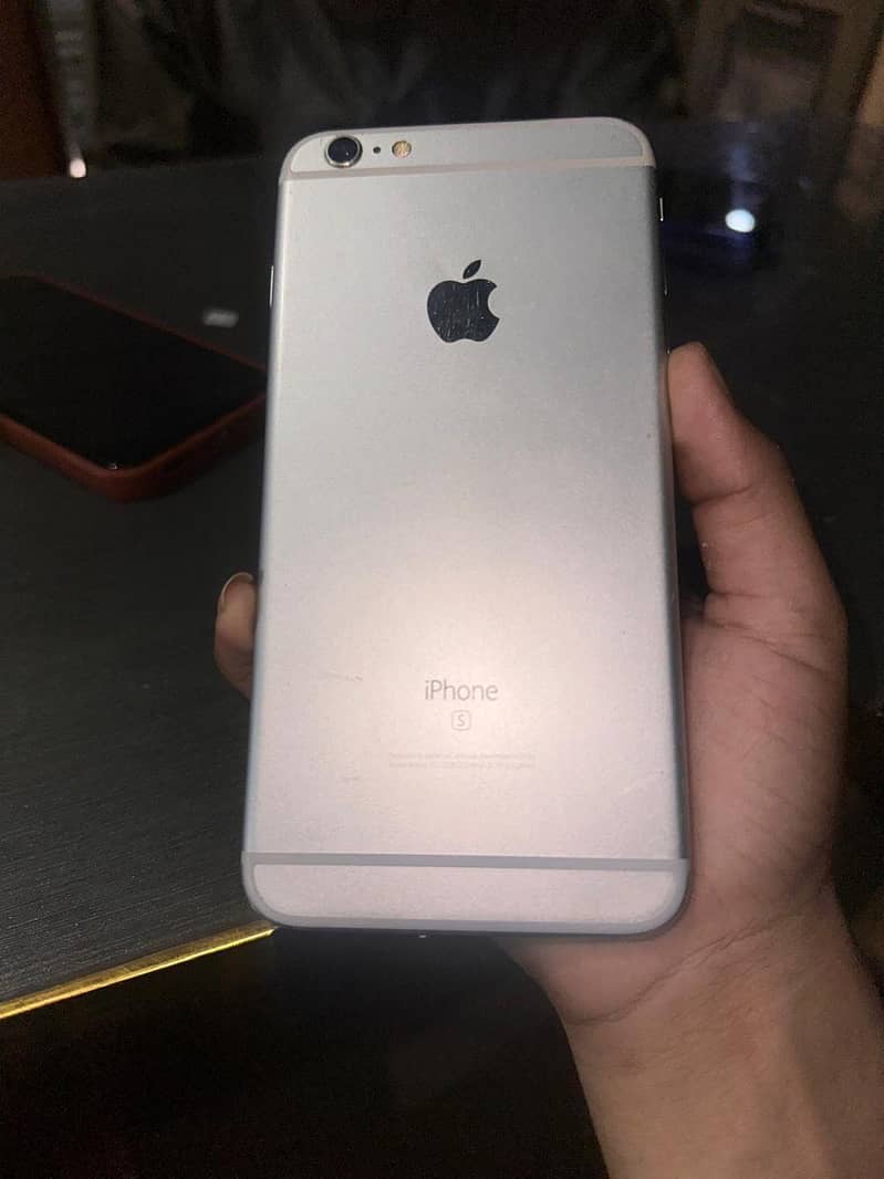 Apple iPhone 6S Plus 0