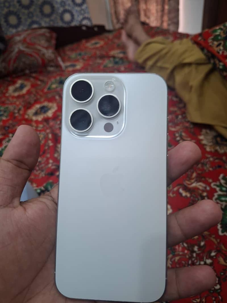 Apple iPhone 15 Pro 1