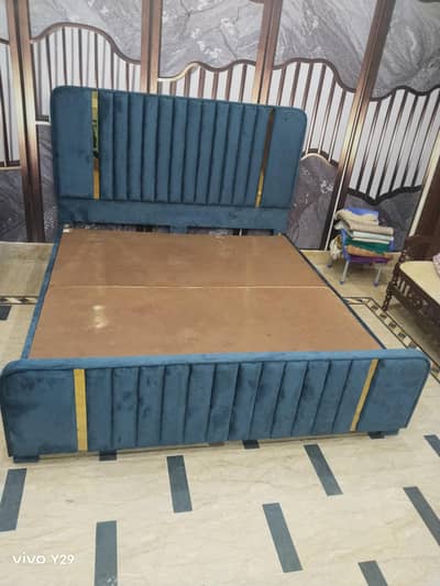 wooden fancy king size bed