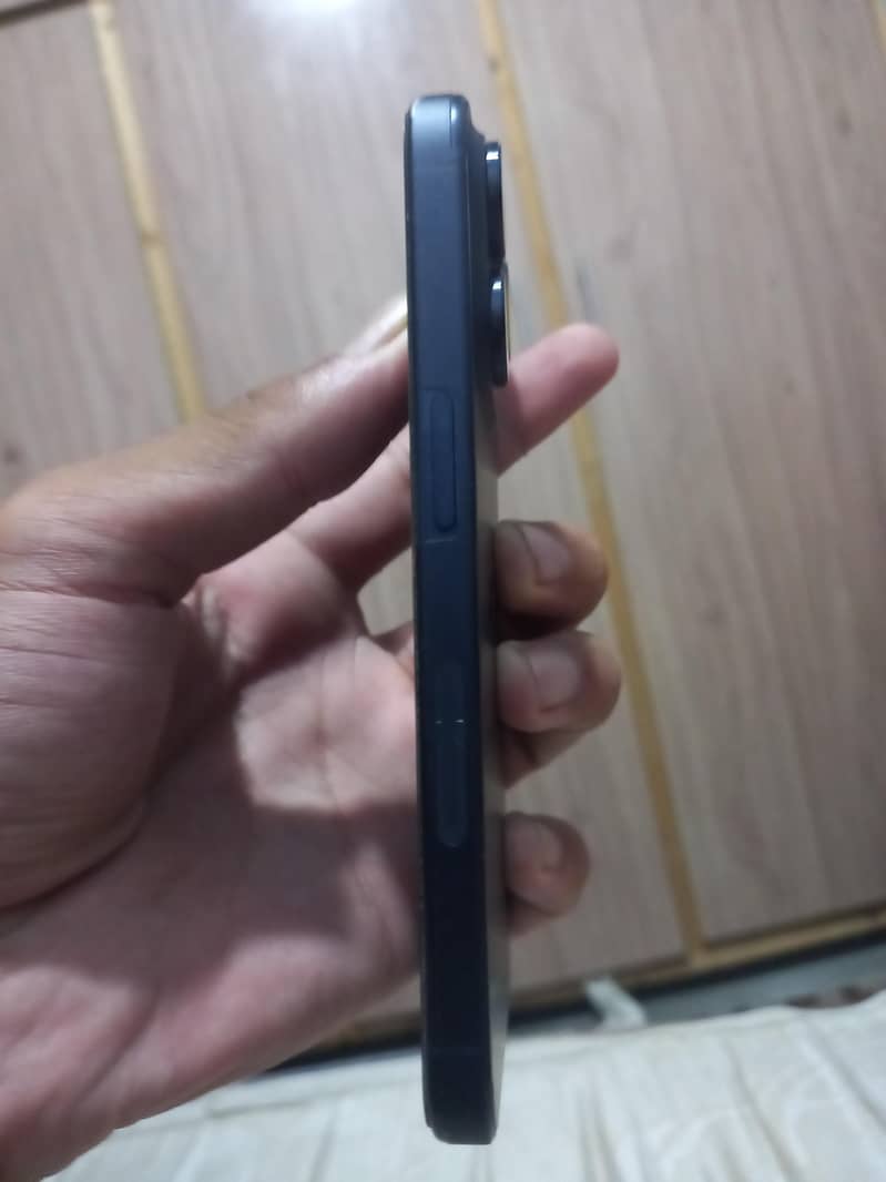 Apple iPhone 15 Pro 1