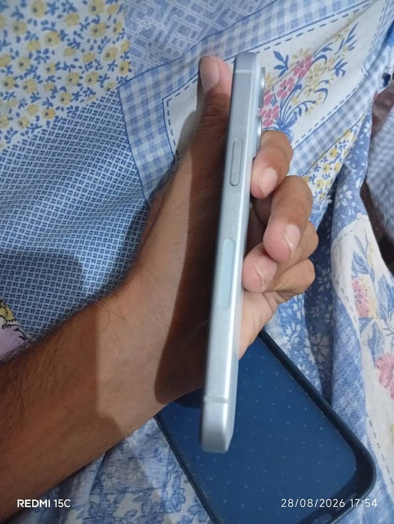 Apple iPhone 15 3