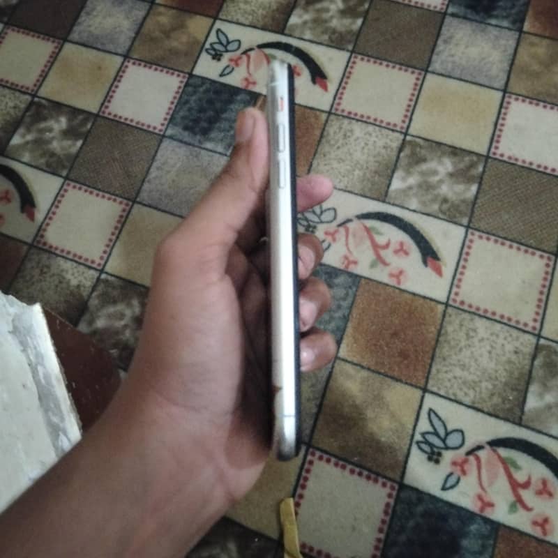Apple iPhone XS 1