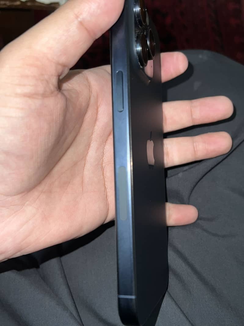 Apple iPhone 15 Pro Max 1