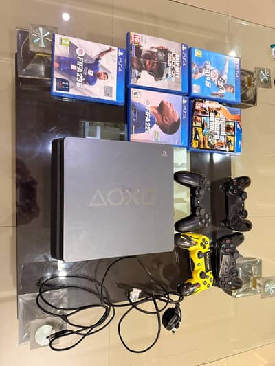 Playstation 4 Pro (PS4 Pro) 1TB, 4 Controllers, 5 Games