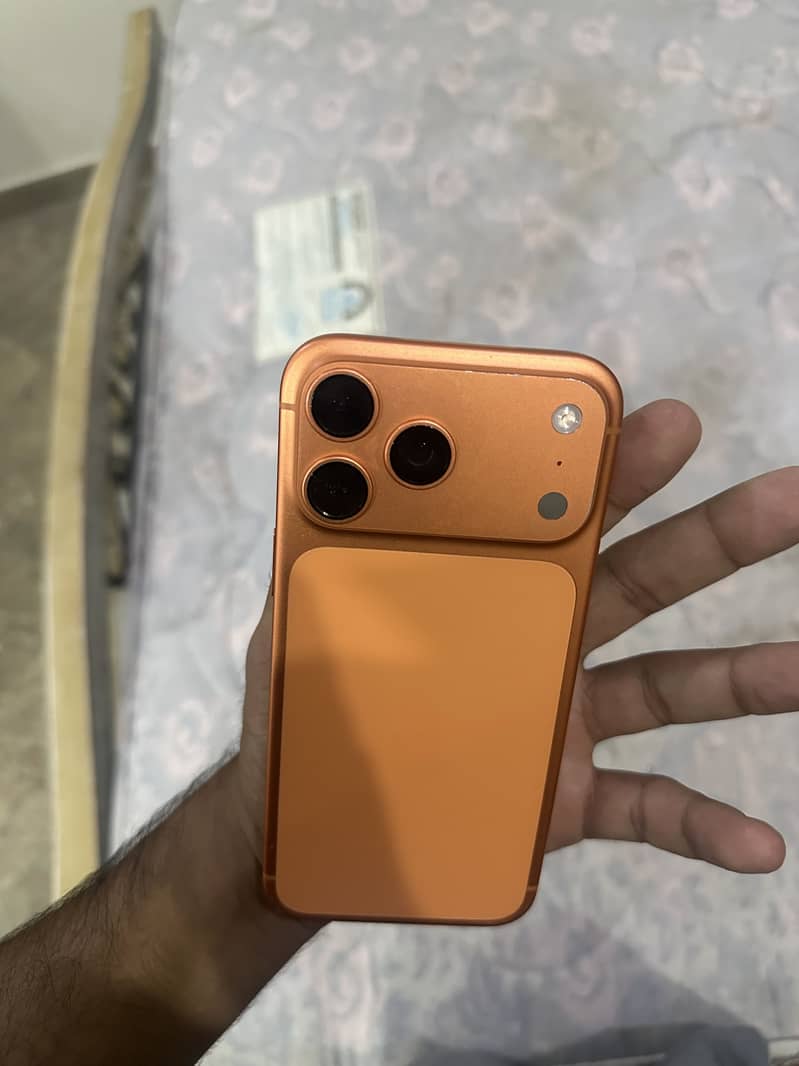 Apple iPhone 17 Pro Max 6