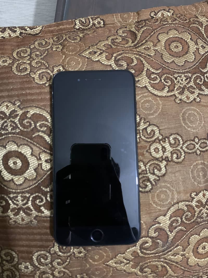 Apple iPhone 7 Plus 1