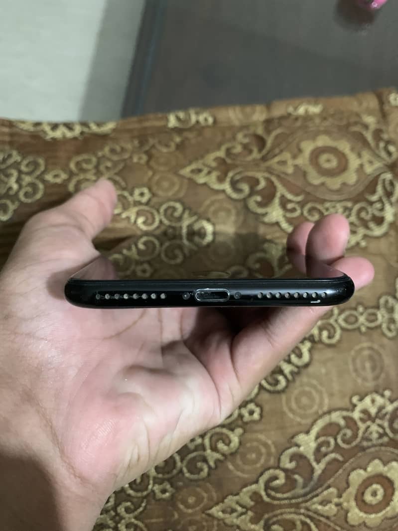 Apple iPhone 7 Plus 3