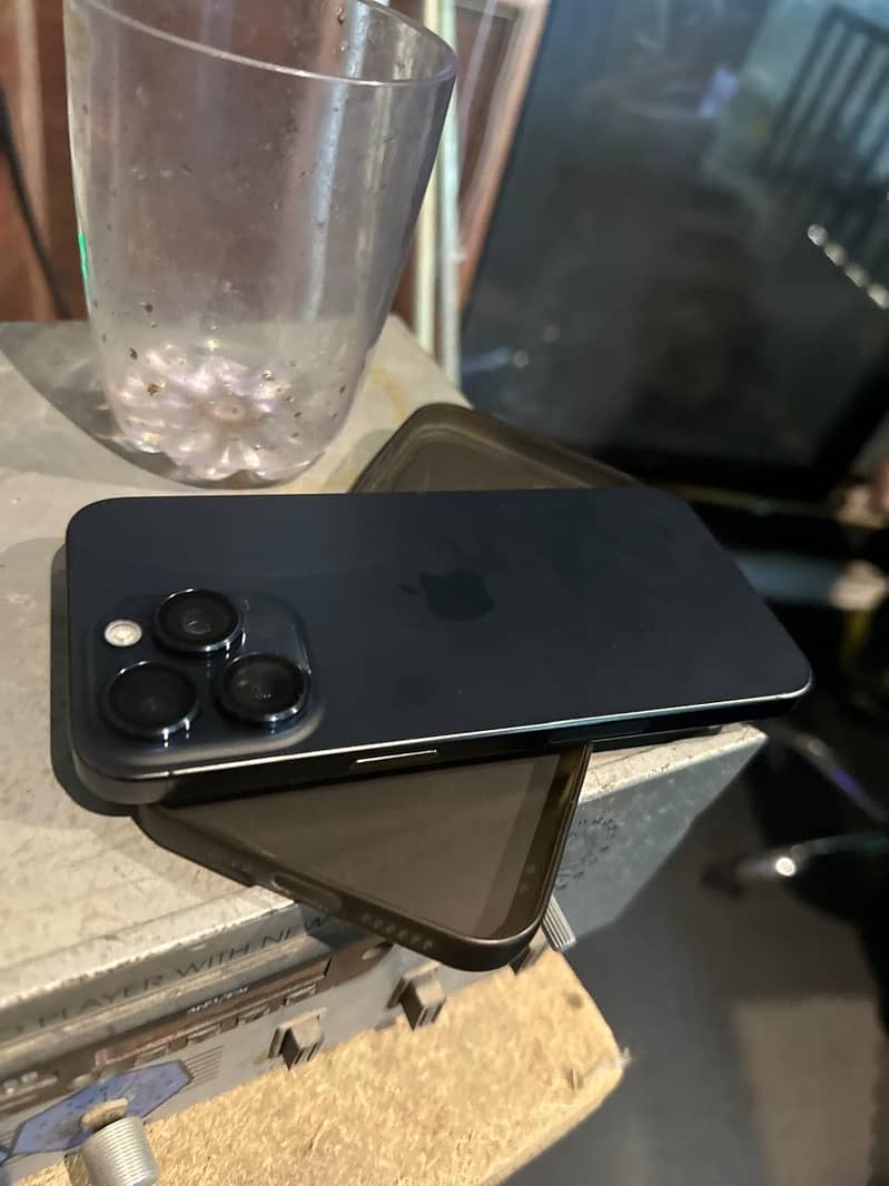 Apple iPhone 15 Pro Max 5