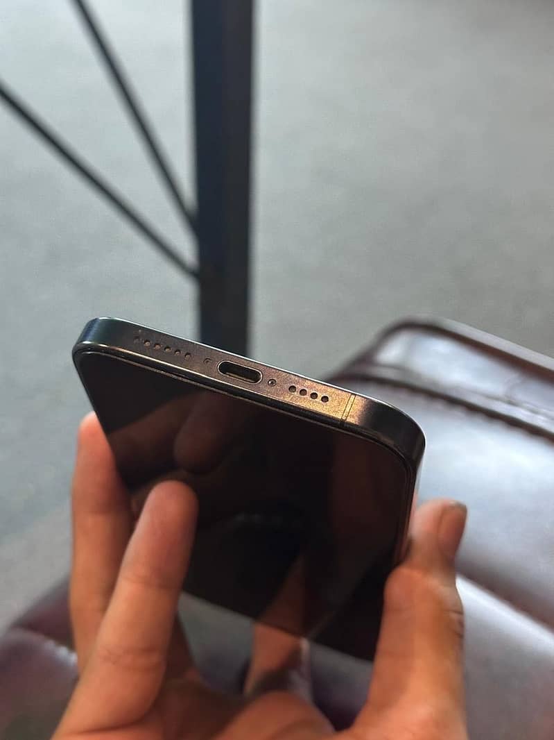 Apple iPhone 15 Pro Max 14