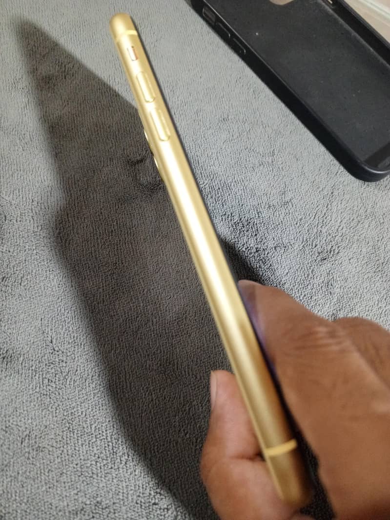 Apple iPhone 11 8