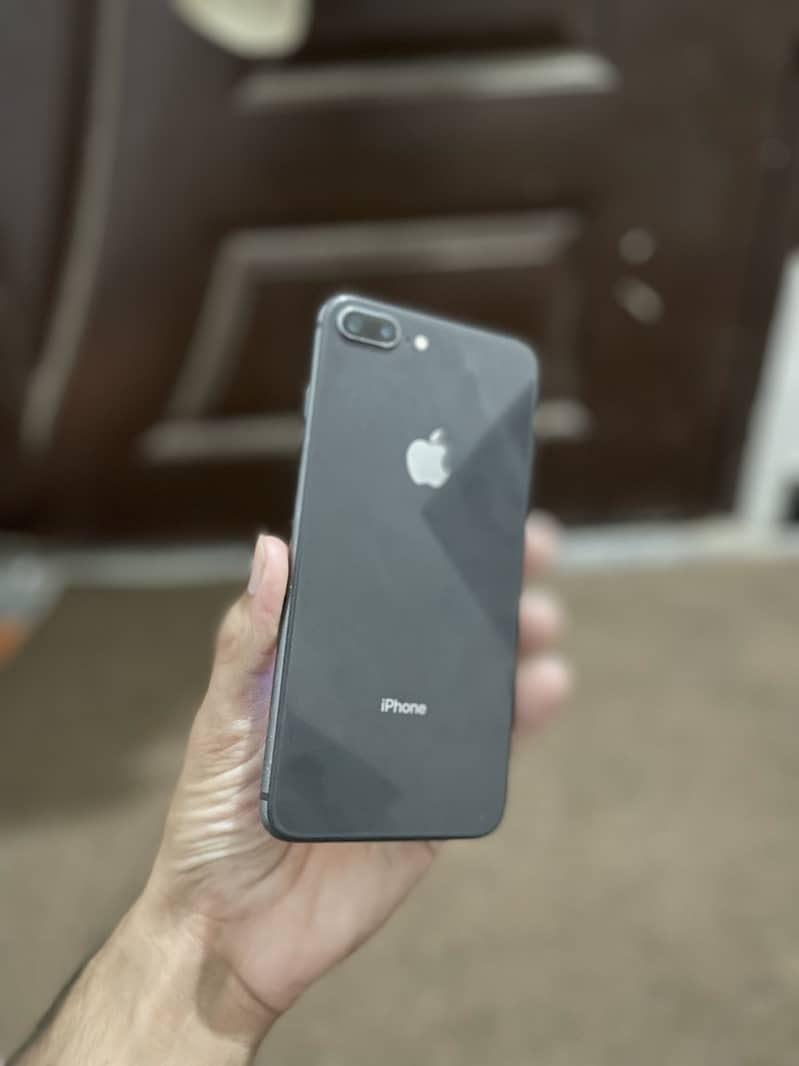 Apple iPhone 8 Plus 2