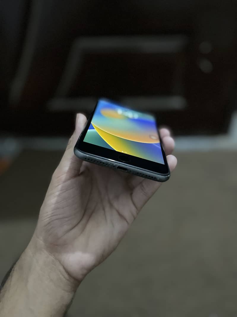 Apple iPhone 8 Plus 4