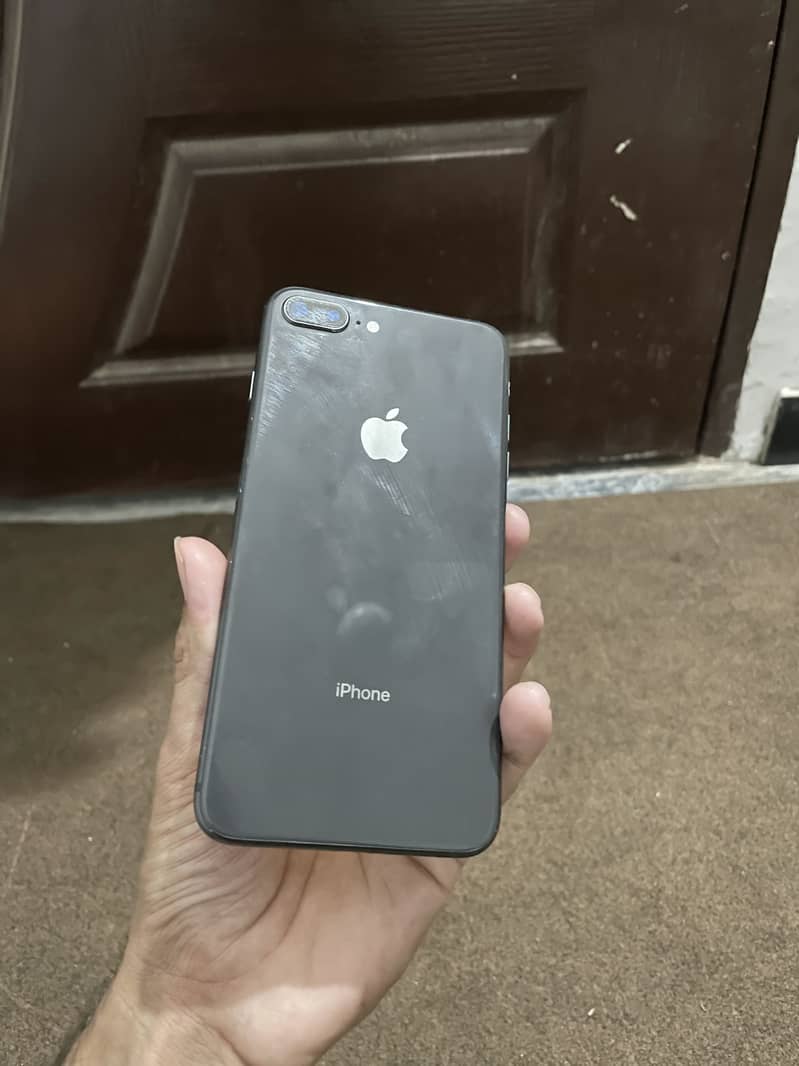 Apple iPhone 8 Plus 6