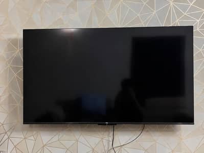 Tcl lcd brand new only 3 weak use [need money]