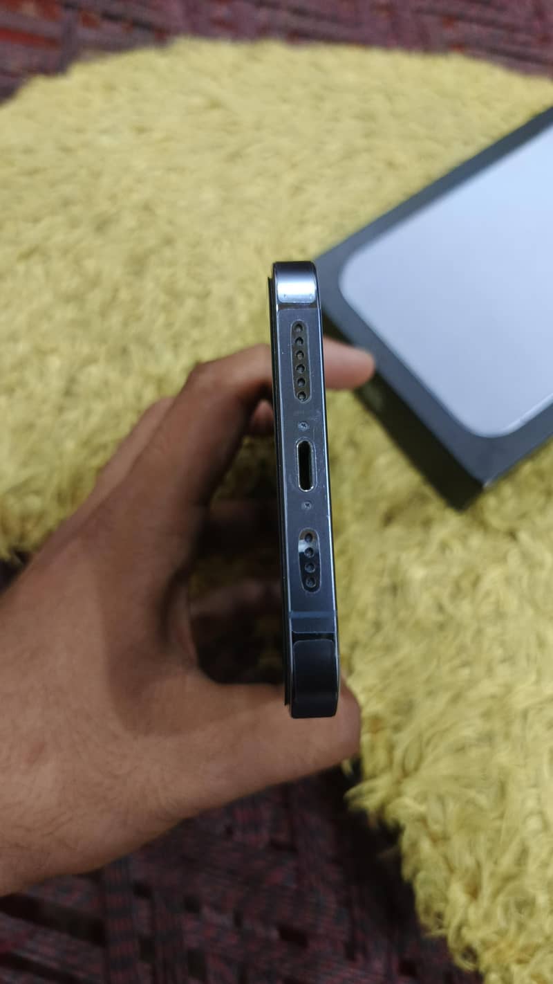 Apple iPhone 13 Pro Max 6