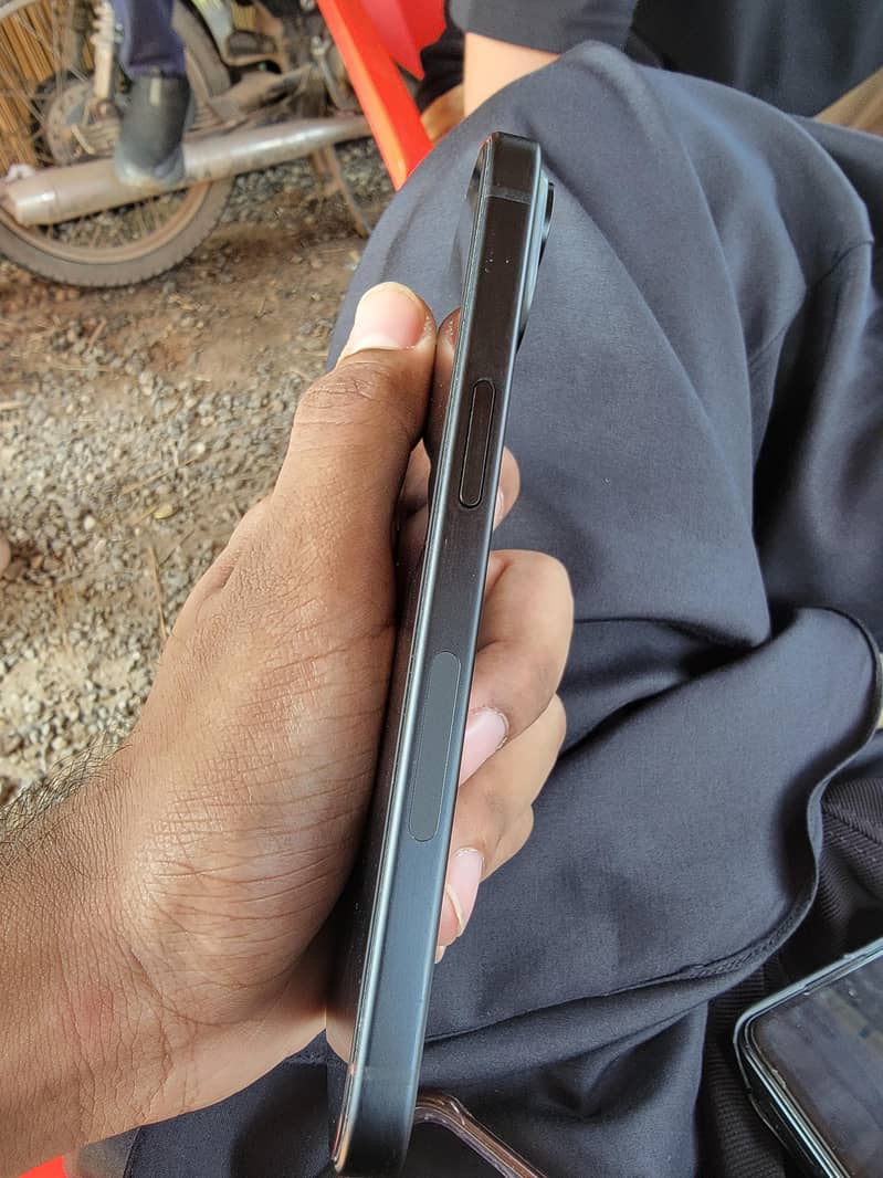 Apple iPhone 15 3