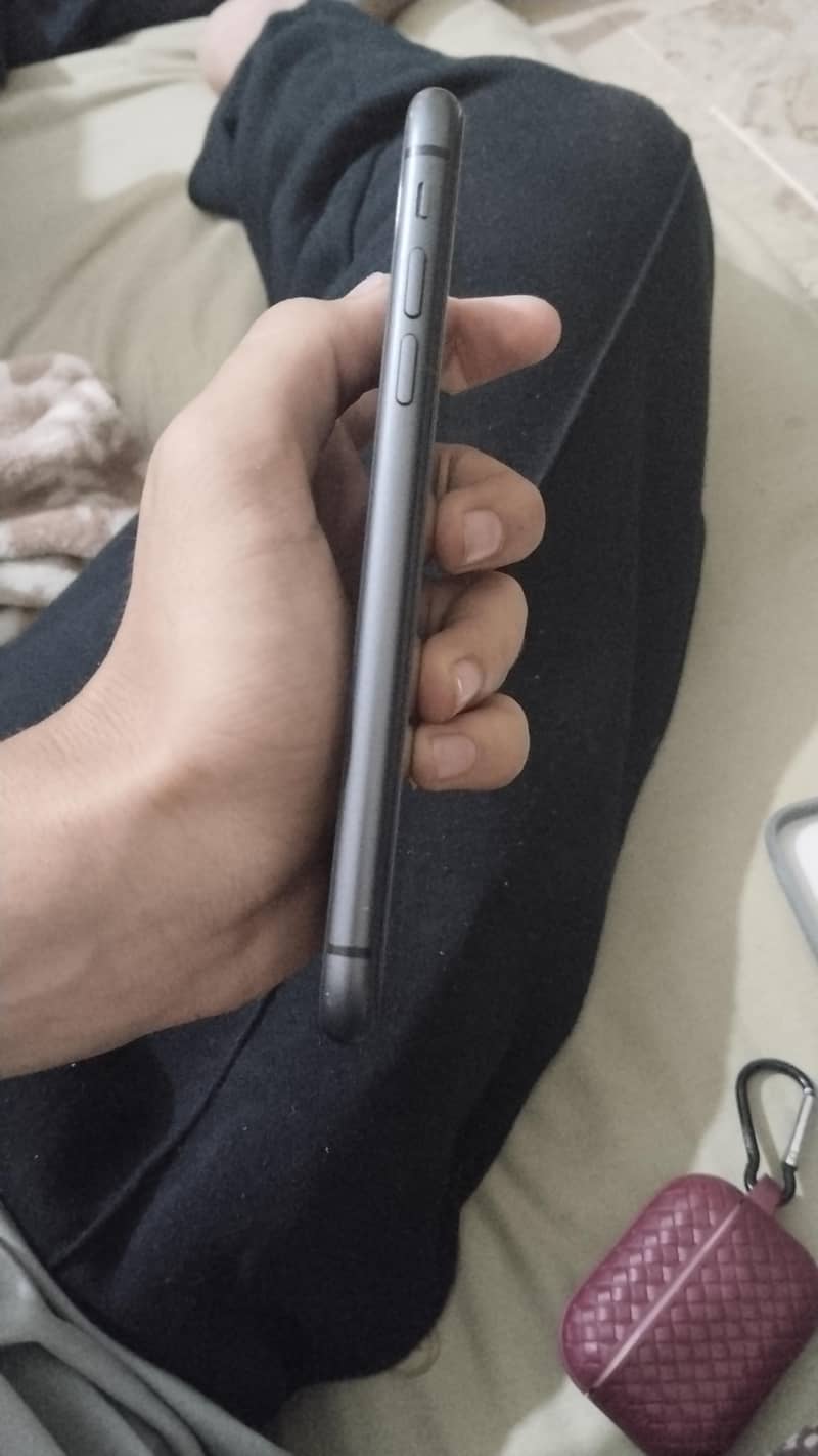 Apple iPhone 11 3