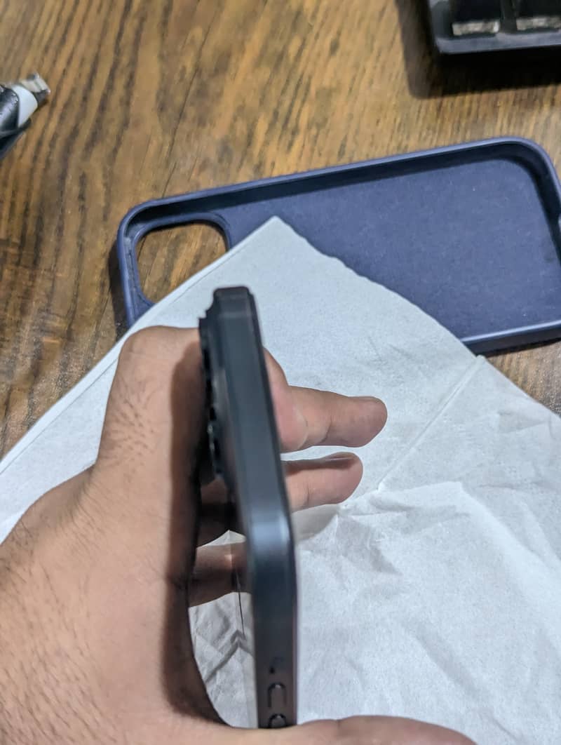 Apple iPhone 15 2