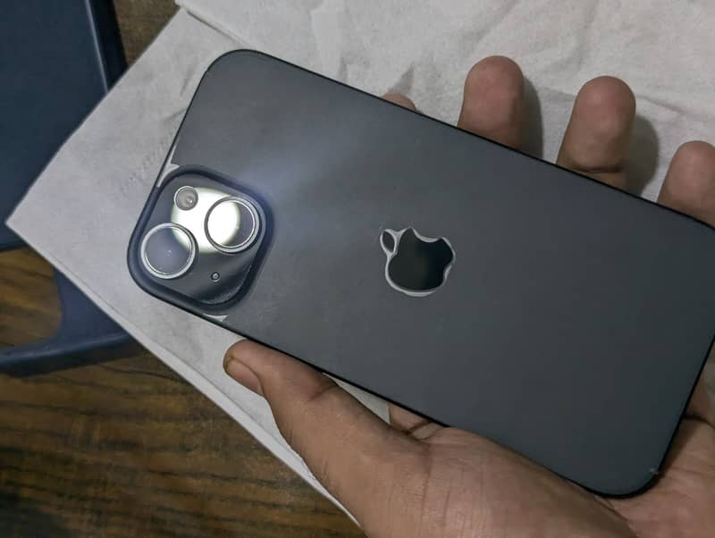 Apple iPhone 15 9