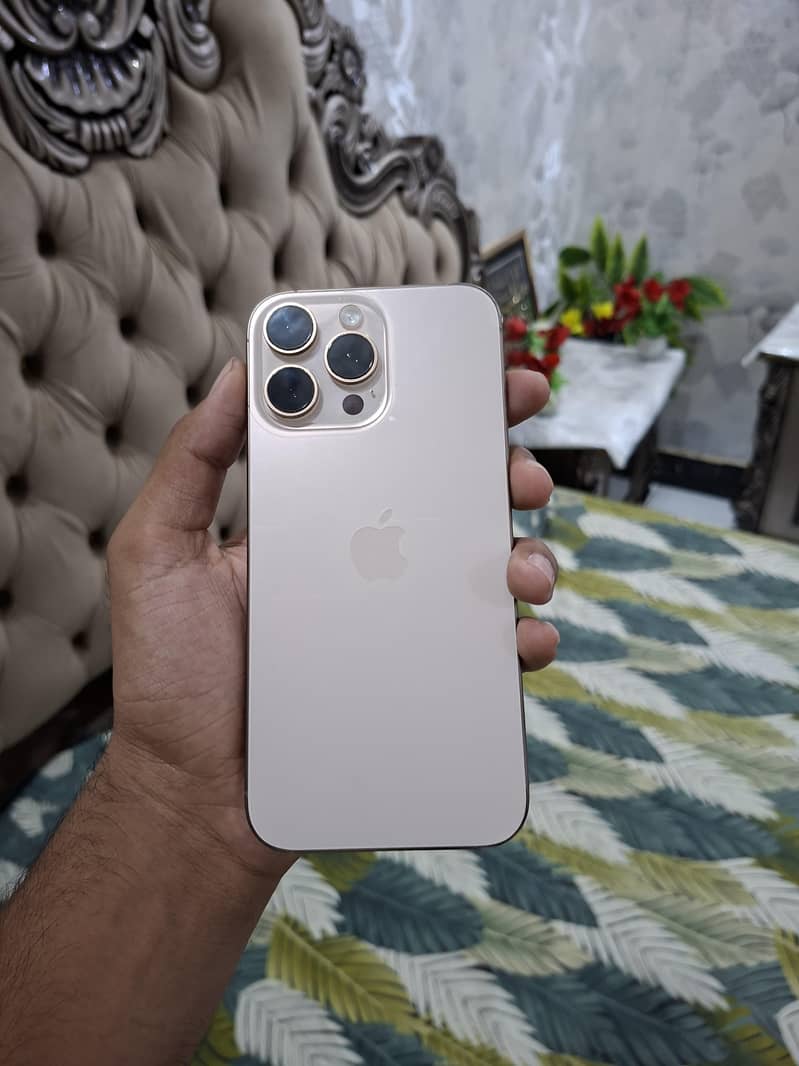 Apple iPhone 16 Pro Max 3