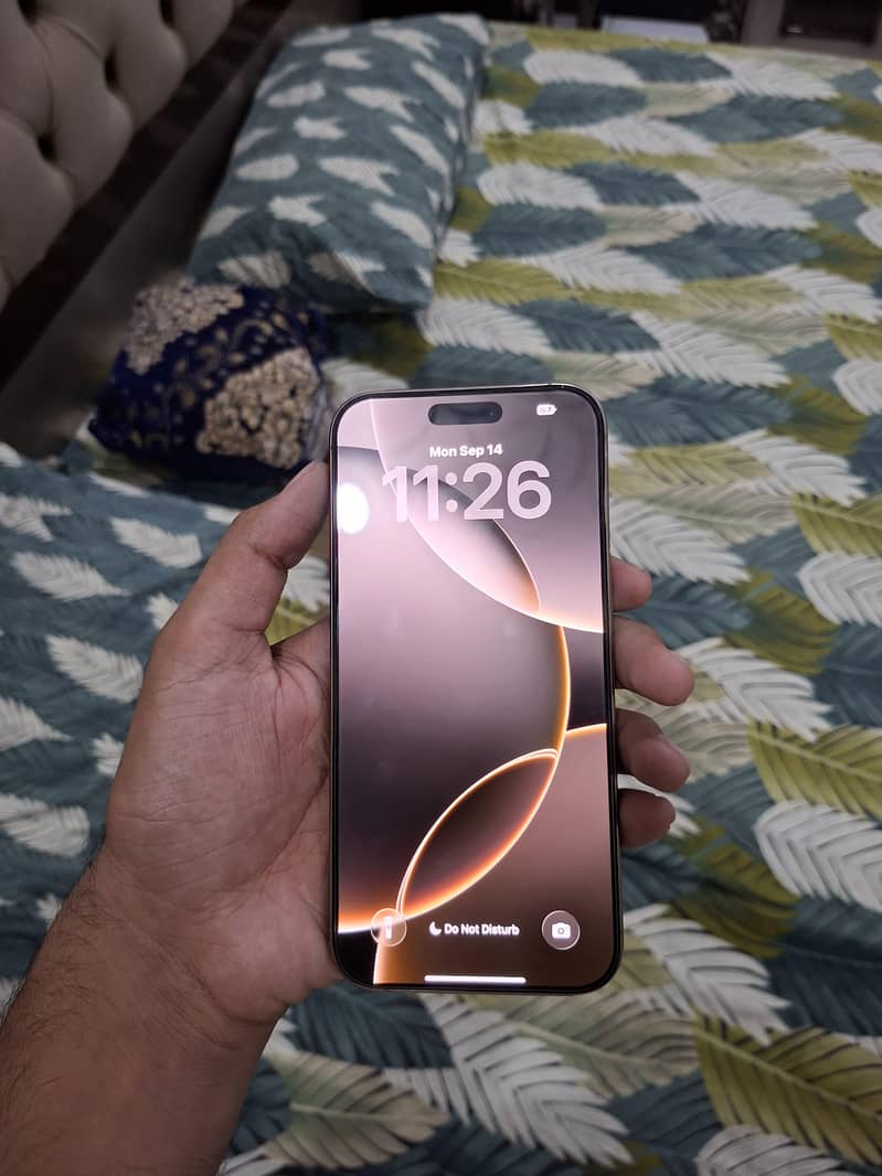 Apple iPhone 16 Pro Max 4