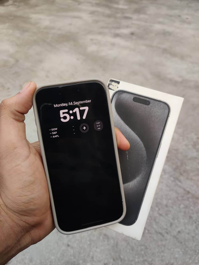 iPhone 15 Pro  — Black Titanium 0