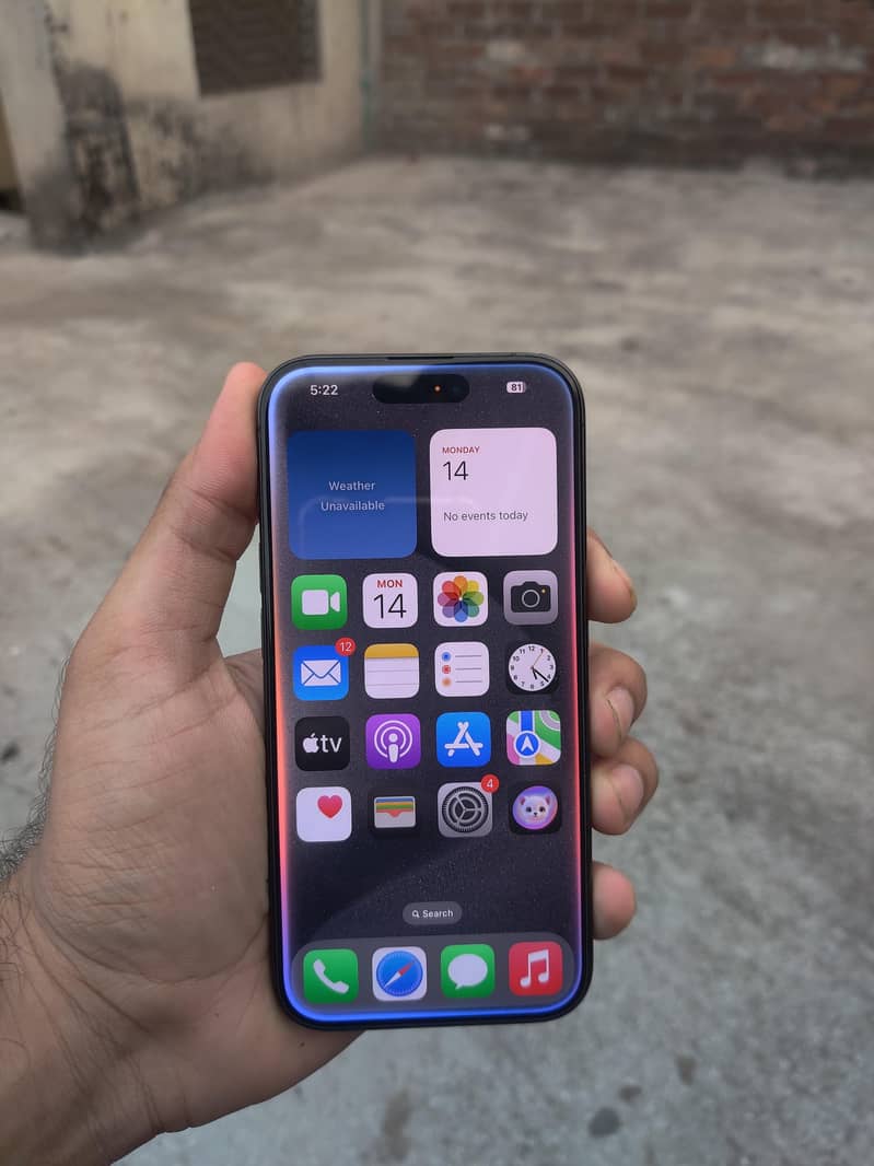 iPhone 15 Pro  — Black Titanium 7