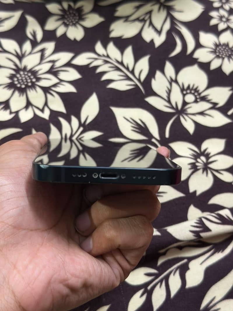 Apple iPhone 14 2