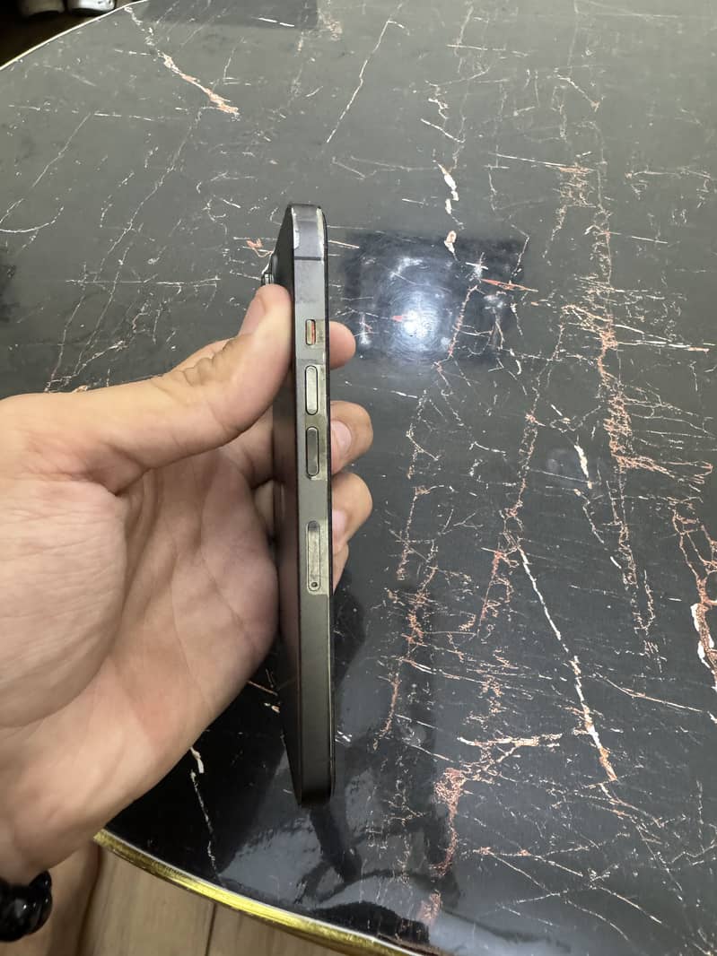 Apple iPhone 13 Pro 3