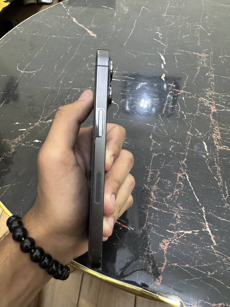 Apple iPhone 13 Pro 4
