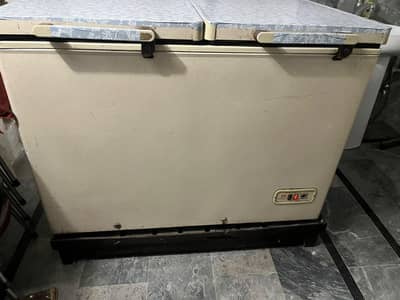 Dawlance freezer very good condition