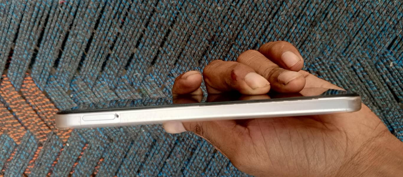 OPPO A6s 4