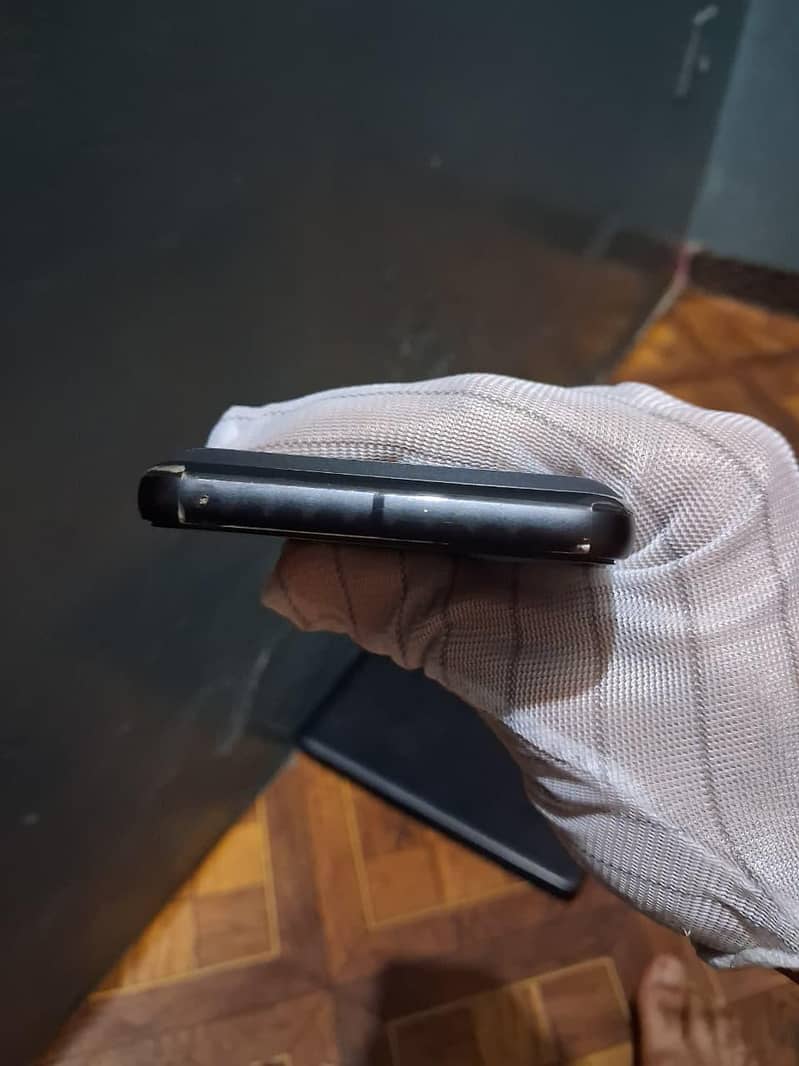 Google Pixel 8 4