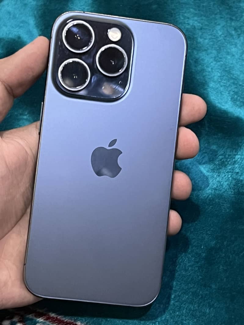Apple iPhone 15 Pro 2