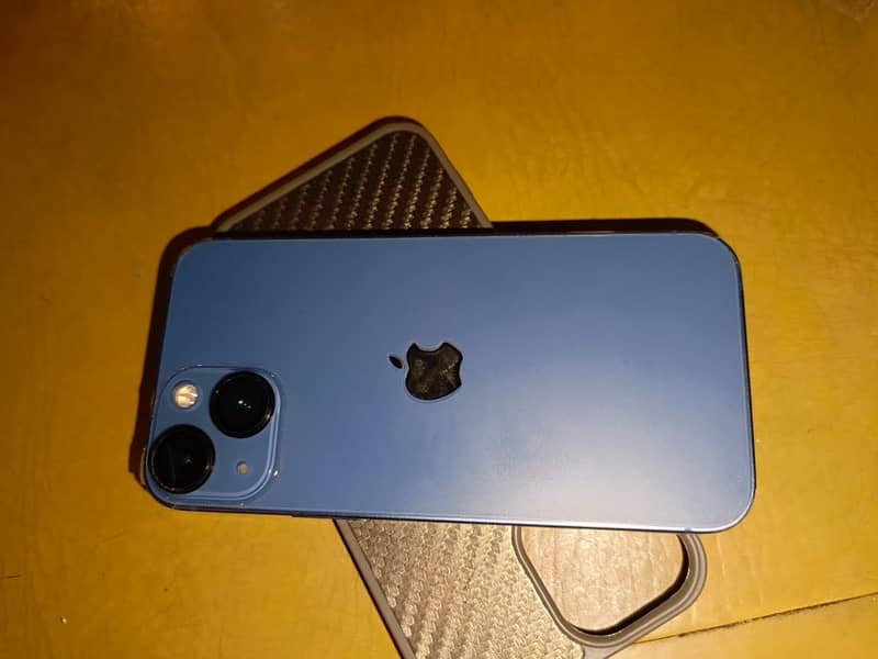 Apple iPhone 13 mini 4
