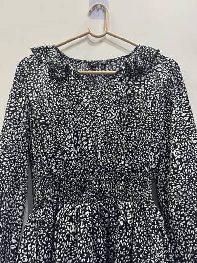 Shein balck and white midi dress stretchable waist