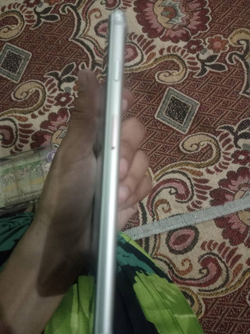 Apple iPhone 7 Plus 1