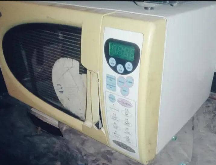 Microwave oven 2