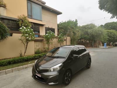TOYOTA VITZ F 1.0cc MODEL 2013 REG. 2016 (B2B) ORIGINAL GUN METALLIC