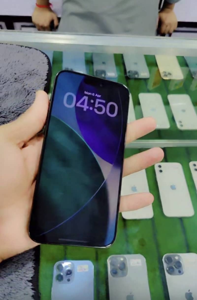 Apple iPhone 15 Pro Max 1