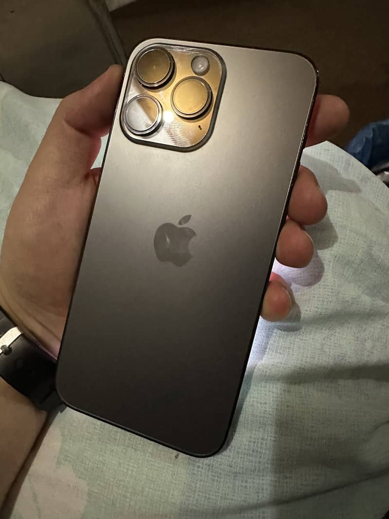 Apple iPhone 14 Pro Max 0