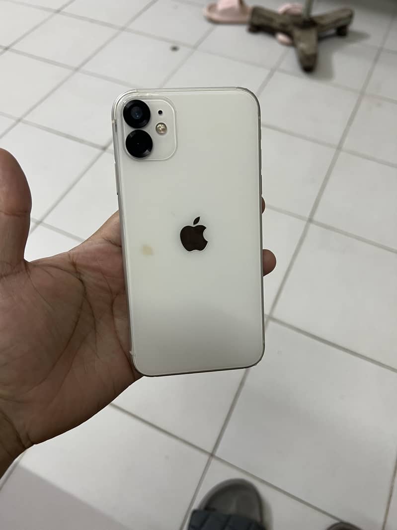Apple iPhone 11 4